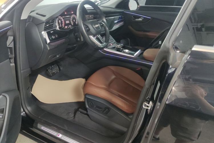 Used Audi Q8 2021 55 TFSI Luxury Dynamic Edition Driver Seat