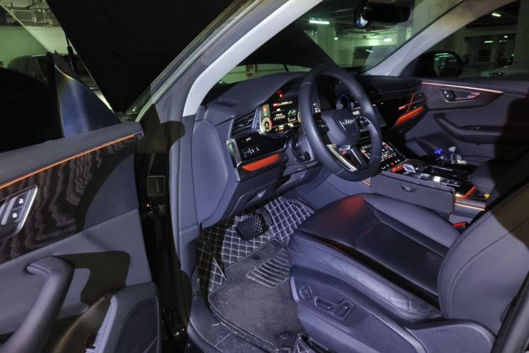 Used Audi Q8 2021 55 TFSI Luxury Dynamic Edition Driver Seat