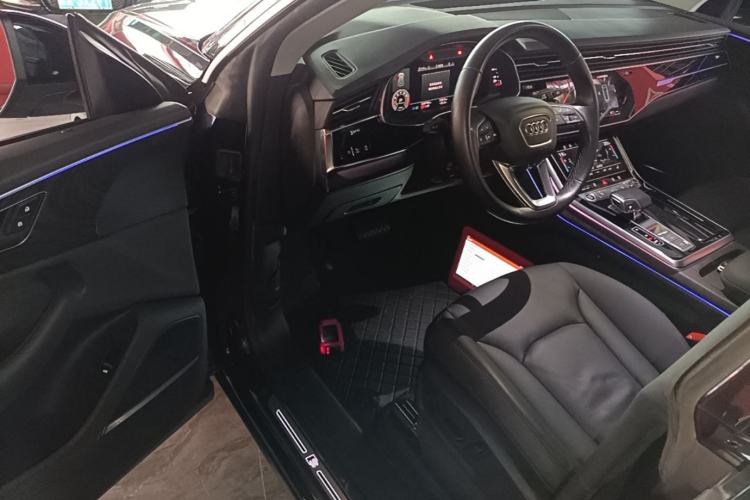 Used Audi Q8 2021 55 TFSI Luxury Dynamic Edition Driver Seat
