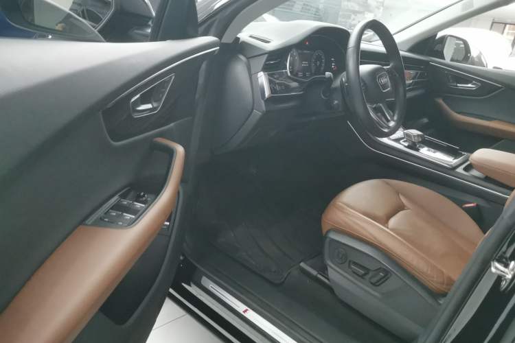 Used Audi Q8 2021 55 TFSI Luxury Dynamic Edition Driver Seat