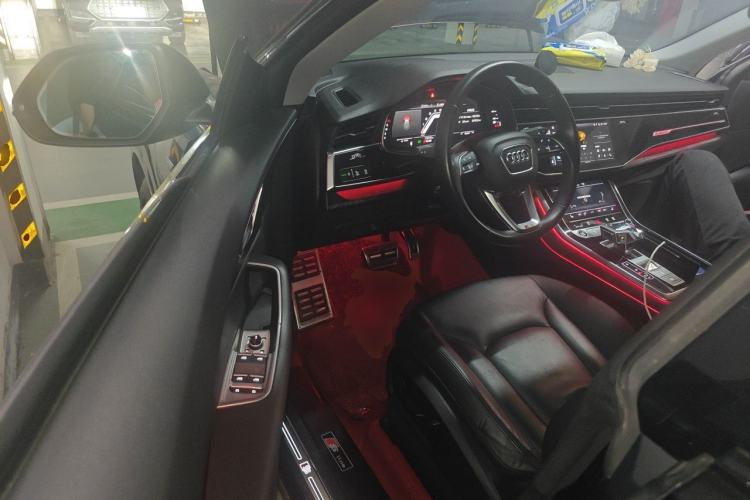 Used Audi Q8 2021 55 TFSI Luxury Dynamic Edition Driver Seat