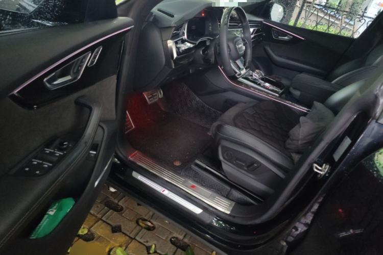 Used Audi Q8 2021 55 TFSI Prestige Dynamic Edition Driver Seat