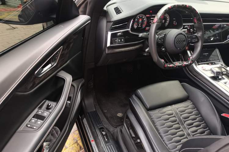Used Audi Q8 2021 55 TFSI Luxury Dynamic Edition Driver Seat
