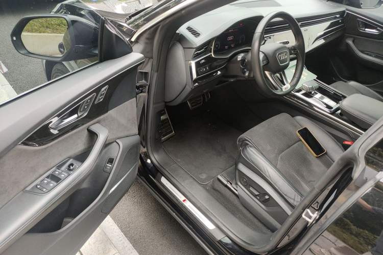 Used Audi Q8 2021 55 TFSI Prestige Dynamic Edition Driver Seat