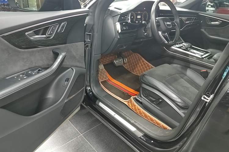 Used Audi Q8 2021 55 TFSI Prestige Dynamic Edition Driver Seat