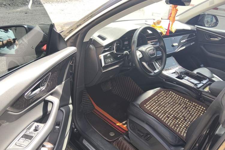 Used Audi Q8 2021 55 TFSI Luxury Dynamic Edition Driver Seat