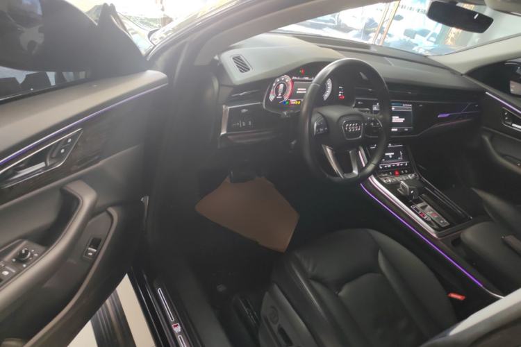 Used Audi Q8 2021 55 TFSI Luxury Dynamic Edition Driver Seat