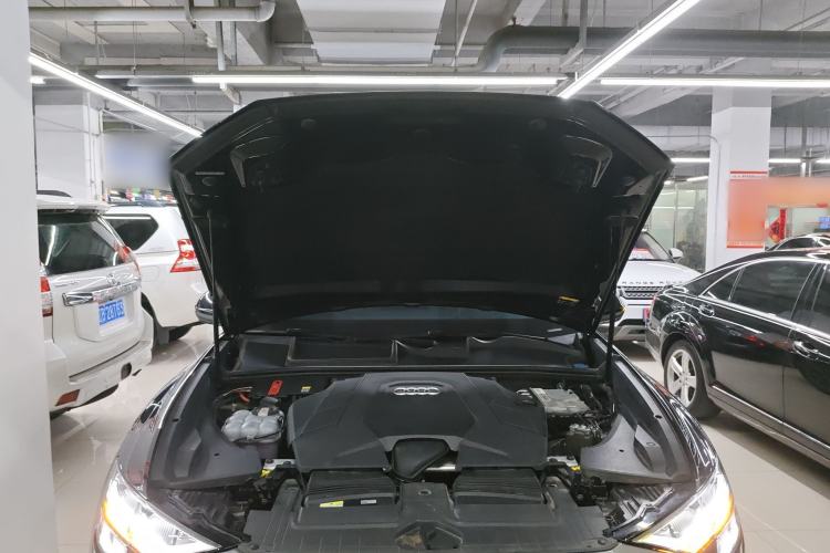 Used Audi Q8 2021 55 TFSI Luxury Dynamic Edition Engine Bay