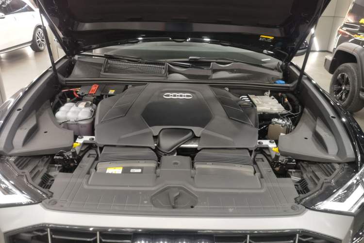Used Audi Q8 2021 55 TFSI Luxury Dynamic Edition Engine Bay
