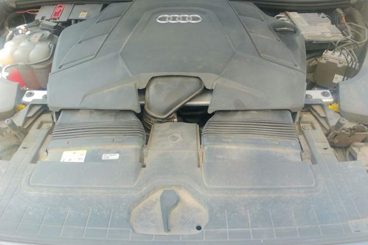 Used Audi Q8 2021 55 TFSI Luxury Dynamic Edition Engine Bay