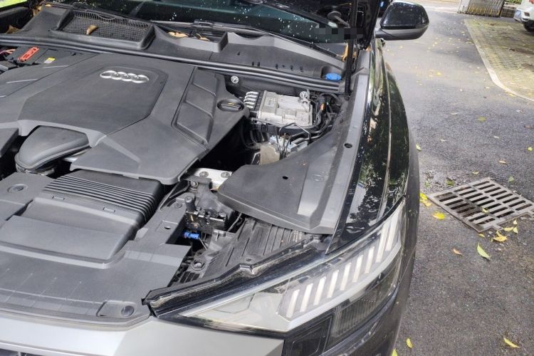 Used Audi Q8 2021 55 TFSI Prestige Dynamic Edition Engine Bay Left