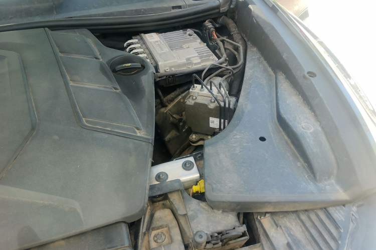 Used Audi Q8 2021 55 TFSI Luxury Dynamic Edition Engine Bay Left