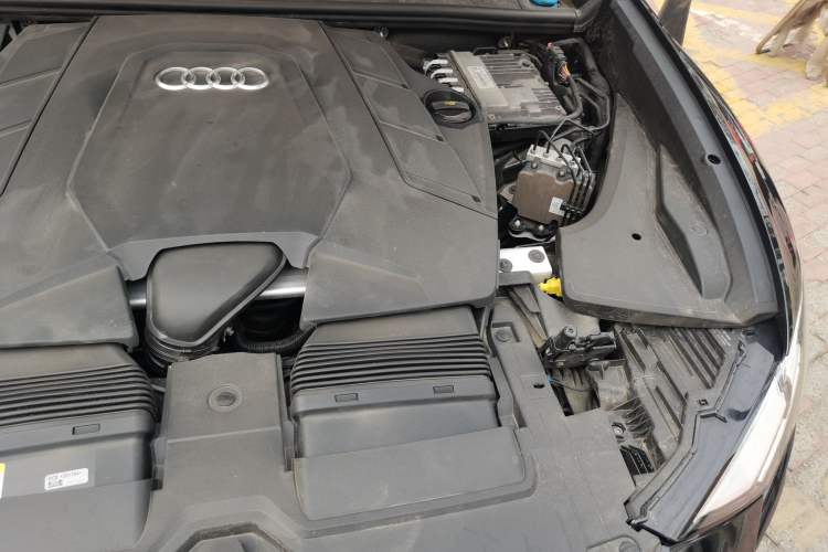 Used Audi Q8 2021 55 TFSI Luxury Dynamic Edition Engine Bay Left