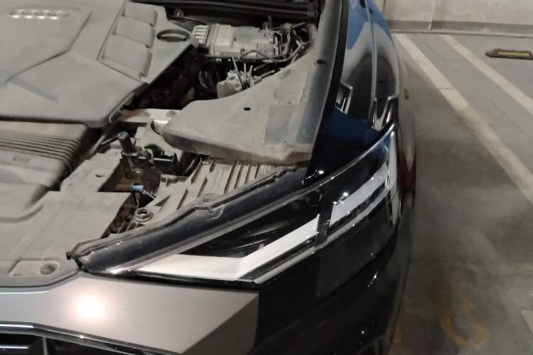 Used Audi Q8 2021 55 TFSI Luxury Dynamic Edition Engine Bay Left