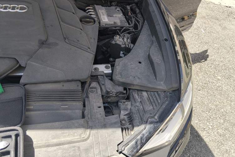 Used Audi Q8 2021 55 TFSI Luxury Dynamic Edition Engine Bay Left