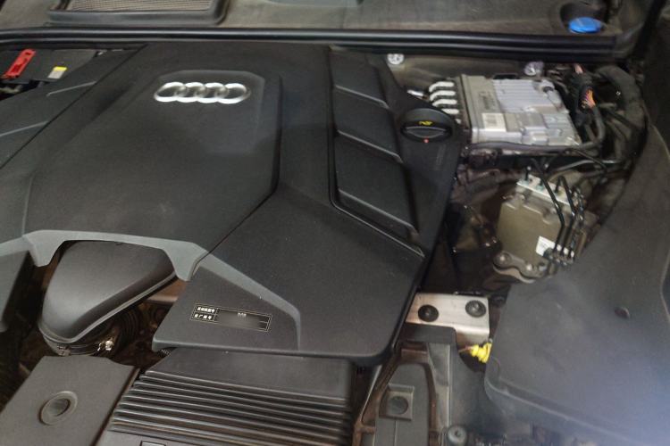 Used Audi Q8 2021 55 TFSI Prestige Dynamic Edition Engine Bay Left
