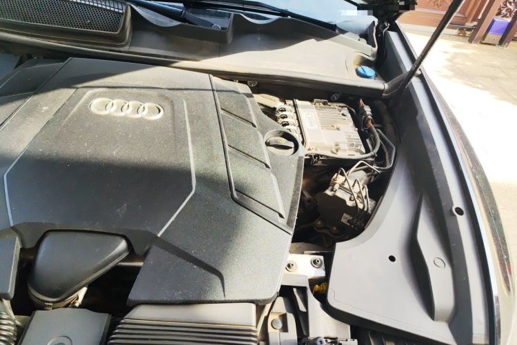 Used Audi Q8 2021 55 TFSI Luxury Dynamic Edition Engine Bay Left