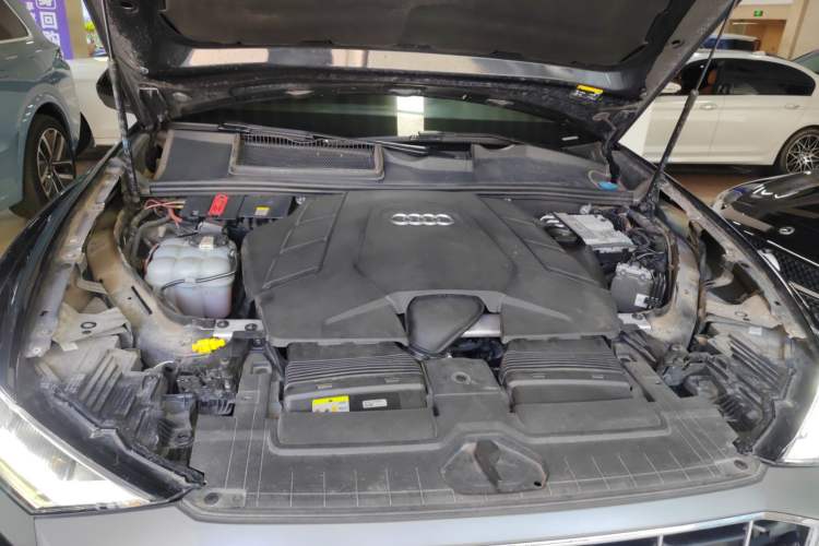 Used Audi Q8 2021 55 TFSI Luxury Dynamic Edition Engine Bay