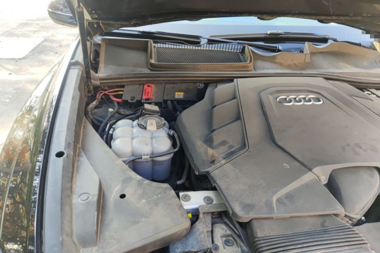Used Audi Q8 2021 55 TFSI Luxury Dynamic Edition Engine Bay Right