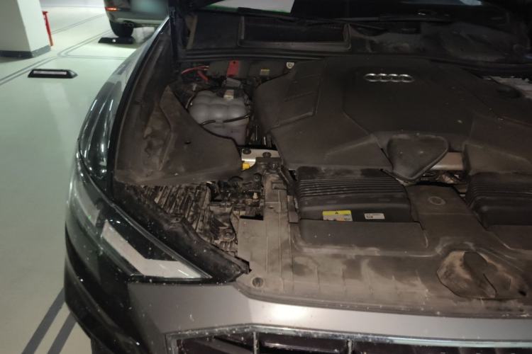 Used Audi Q8 2021 55 TFSI Luxury Dynamic Edition Engine Bay Right