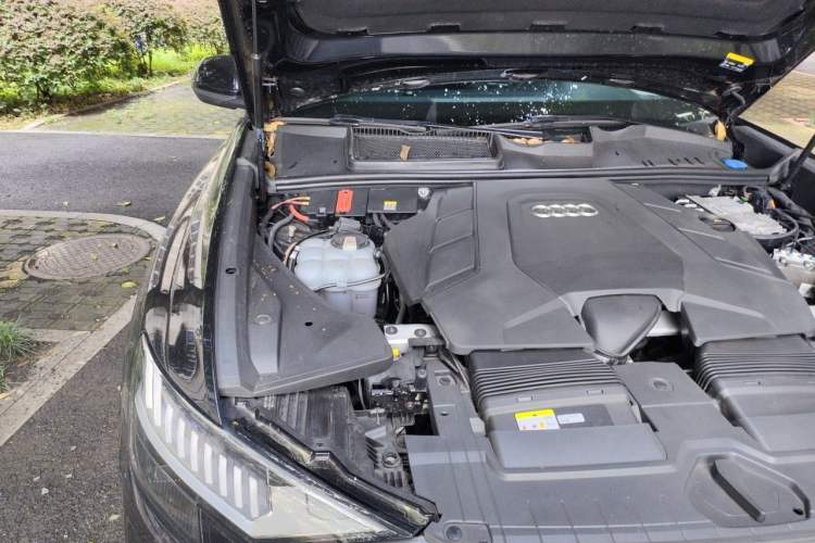 Used Audi Q8 2021 55 TFSI Prestige Dynamic Edition Engine Bay Right