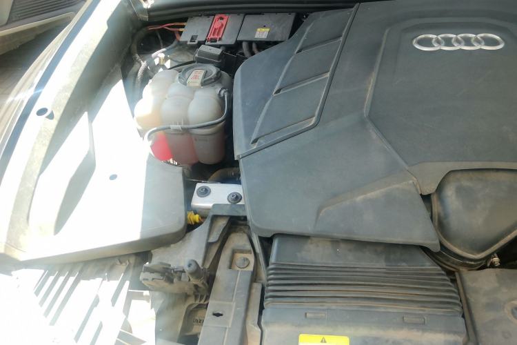 Used Audi Q8 2021 55 TFSI Luxury Dynamic Edition Engine Bay Right