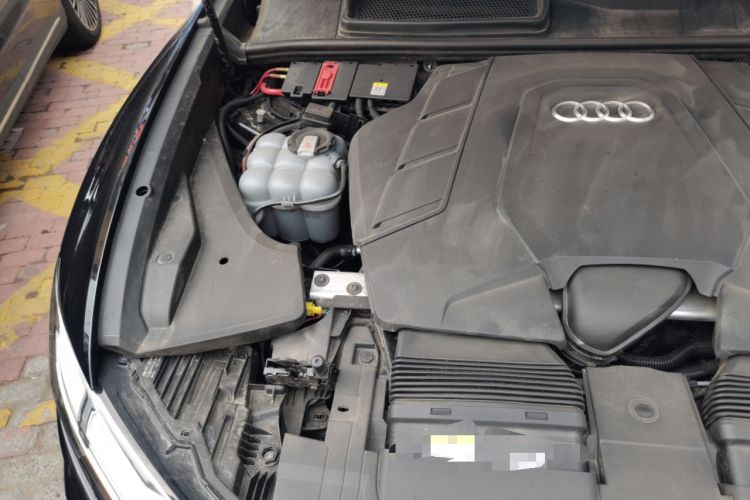 Used Audi Q8 2021 55 TFSI Luxury Dynamic Edition Engine Bay Right