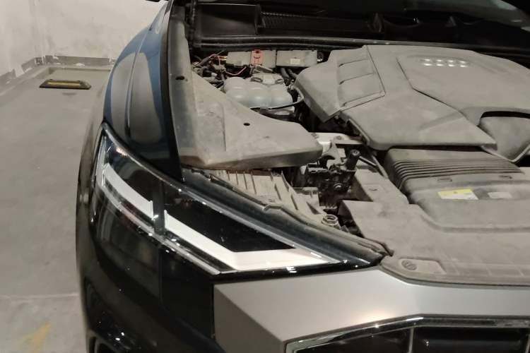 Used Audi Q8 2021 55 TFSI Luxury Dynamic Edition Engine Bay Right