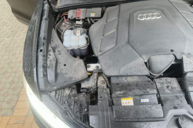 Used Audi Q8 2021 55 TFSI Prestige Dynamic Edition Engine Bay Right