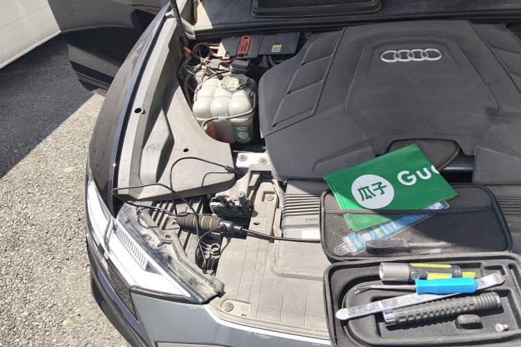 Used Audi Q8 2021 55 TFSI Luxury Dynamic Edition Engine Bay Right