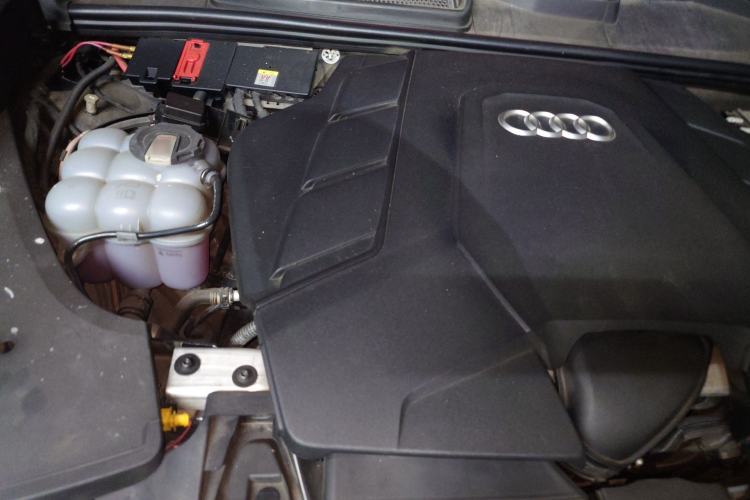 Used Audi Q8 2021 55 TFSI Prestige Dynamic Edition Engine Bay Right