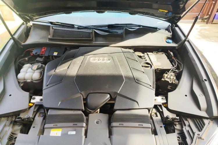 Used Audi Q8 2021 55 TFSI Luxury Dynamic Edition Engine Bay