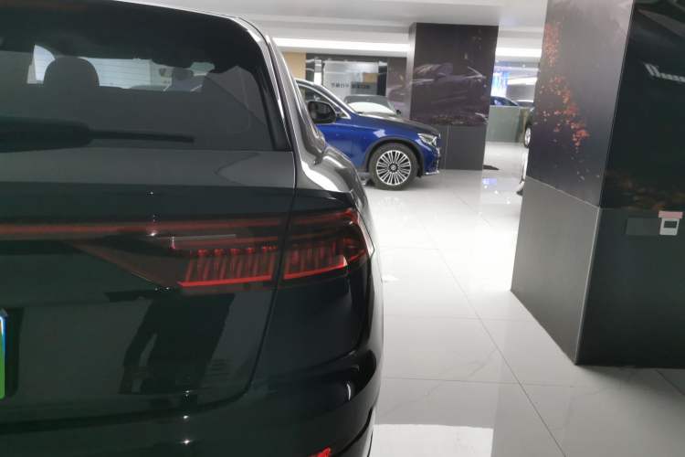 Used Audi Q8 2021 55 TFSI Luxury Dynamic Edition Exterior 2