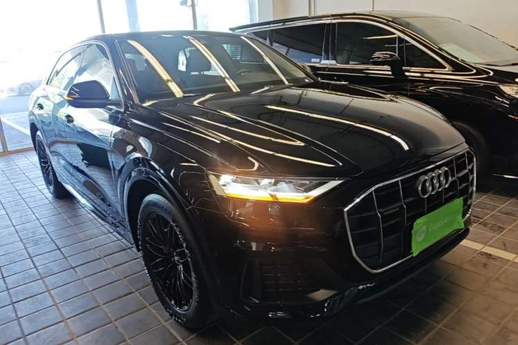 Used Audi Q8 2021 45 TFSI Luxury Prestige Edition Front Right 45 Deg