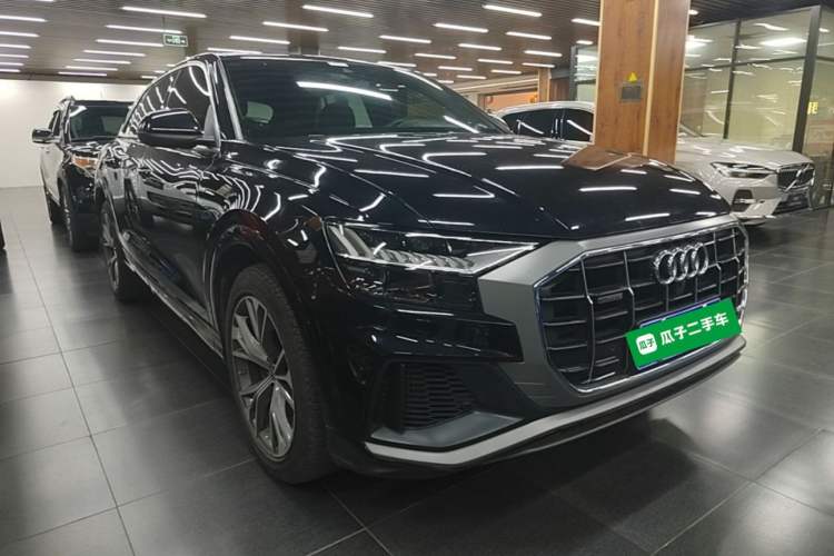 Used Audi Q8 2021 55 TFSI Prestige Dynamic Edition Front Right 45 Deg