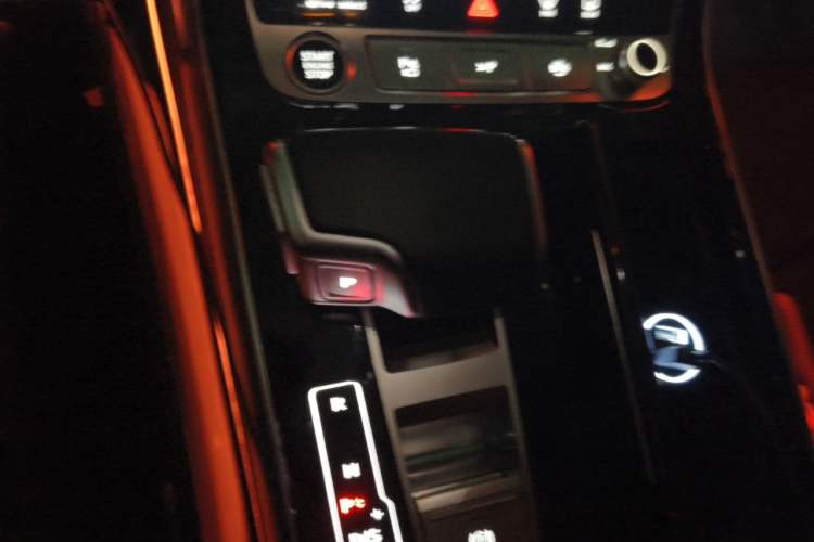 Used Audi Q8 2021 55 TFSI Luxury Dynamic Edition Gear Lever