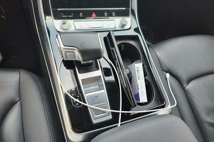Used Audi Q8 2021 55 TFSI Luxury Dynamic Edition Gear Lever