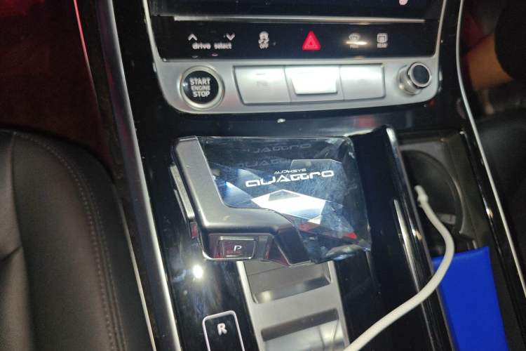 Used Audi Q8 2021 55 TFSI Luxury Dynamic Edition Gear Lever