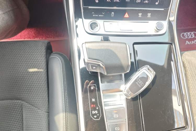 Used Audi Q8 2021 55 TFSI Prestige Dynamic Edition Gear Lever