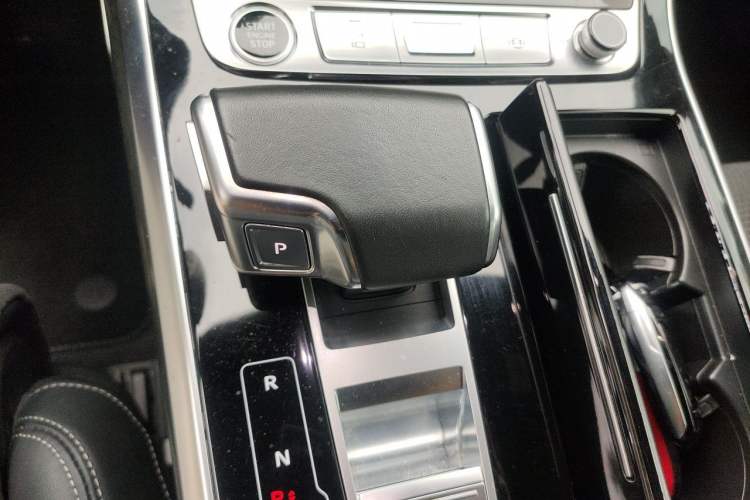 Used Audi Q8 2021 55 TFSI Prestige Dynamic Edition Gear Lever