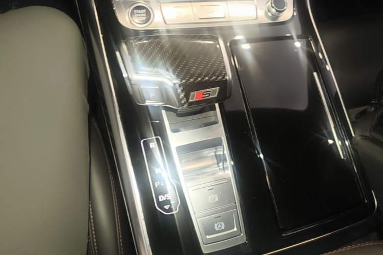 Used Audi Q8 2021 55 TFSI Luxury Dynamic Edition Gear Lever