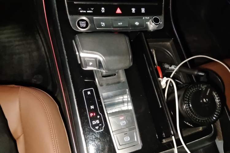Used Audi Q8 2021 55 TFSI Luxury Dynamic Edition Gear Lever