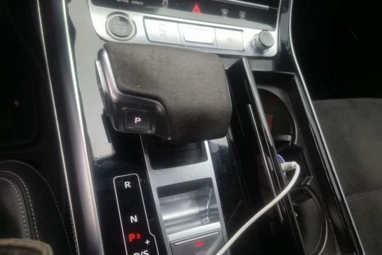 Used Audi Q8 2021 55 TFSI Prestige Dynamic Edition Gear Lever