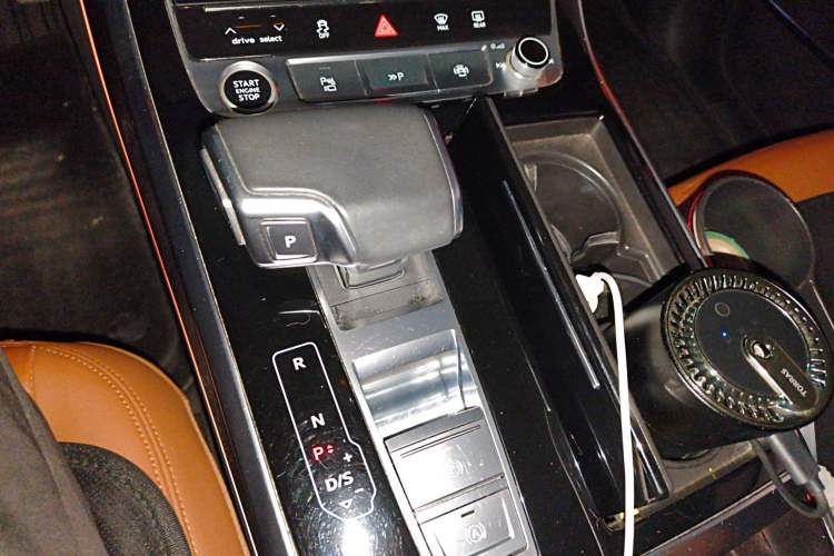 Used Audi Q8 2021 55 TFSI Luxury Dynamic Edition Gear Lever