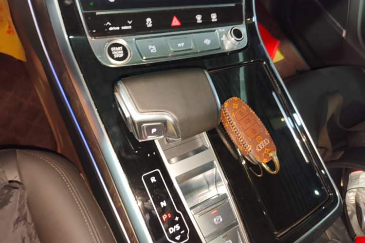 Used Audi Q8 2021 55 TFSI Luxury Dynamic Edition Gear Lever