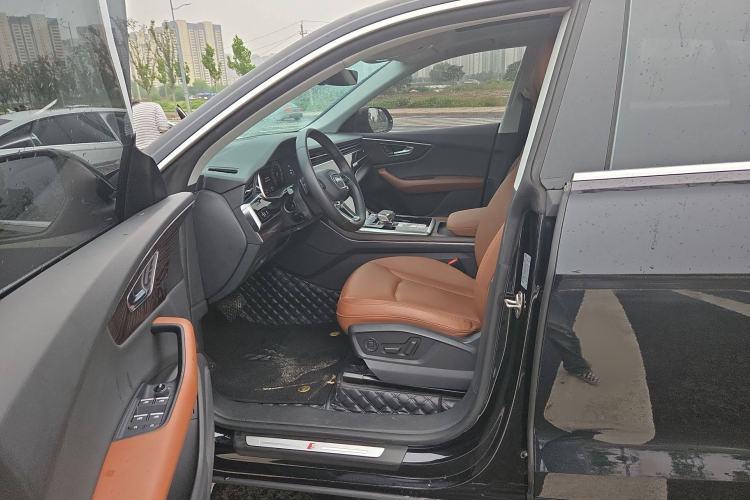 Used Audi Q8 2021 55 TFSI Luxury Dynamic Edition Interior 1