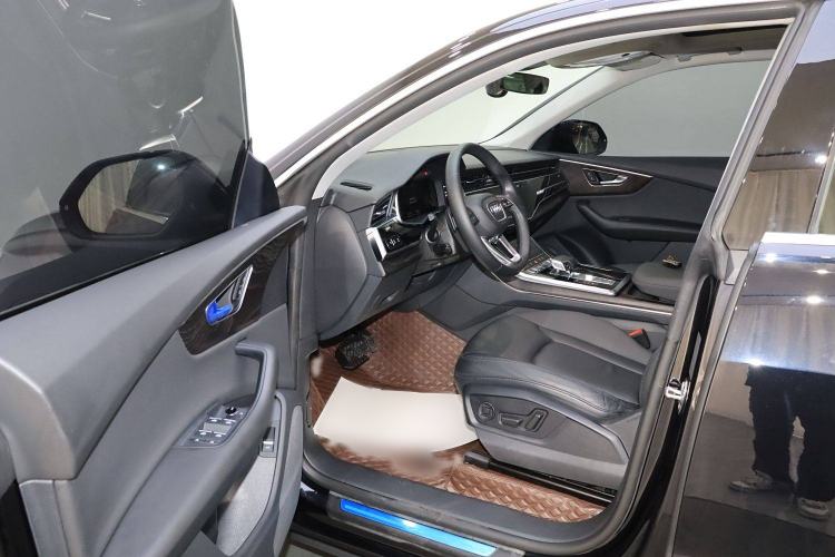 Used Audi Q8 2021 45 TFSI Luxury Prestige Edition Interior 1