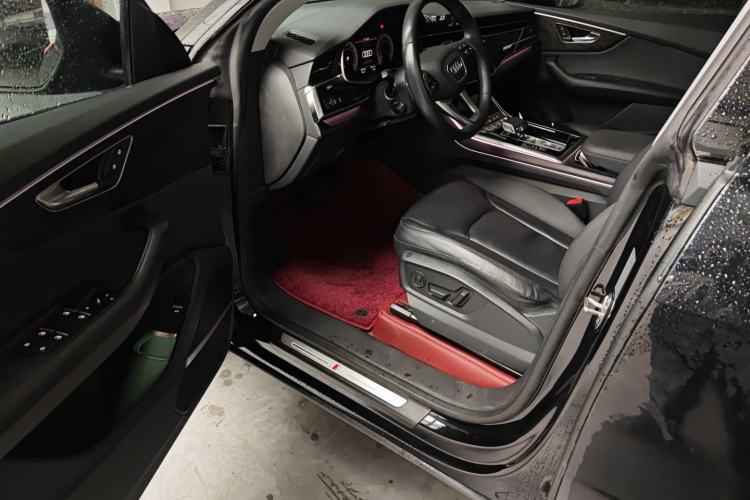 Used Audi Q8 2021 55 TFSI Luxury Dynamic Edition Interior 2