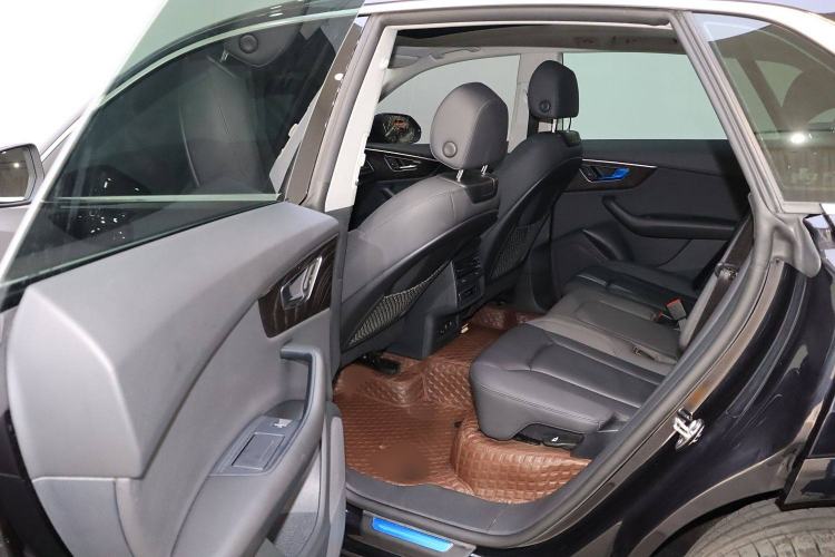 Used Audi Q8 2021 45 TFSI Luxury Prestige Edition Interior 2