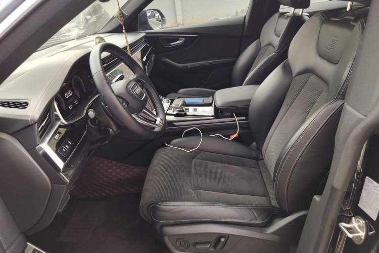 Used Audi Q8 2021 55 TFSI Prestige Dynamic Edition Interior 3